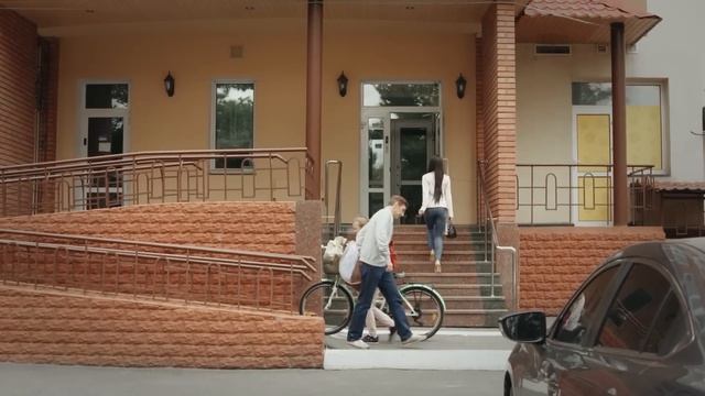 НОТИ КОХАННЯ. ТАЛАНОВИТА СПІВАЧКА АРІНА ЗАКОПАЛА СВІЙ ТАЛАНТ. ХТО ЗІГРАЄ ЇЙ МЕЛОДІЮ ДУШІ? 4 СЕРІЯ смотреть онлайн