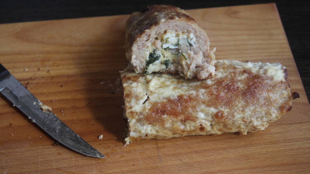 Рулет из свинного фарша.