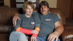 МУЖИК С САМЫМИ БОЛЬШИМИ РУКАМИ В МИРЕ!