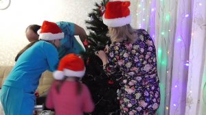 Наряжаем ёлку