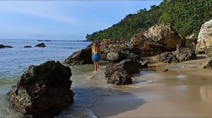 Счастье пройтись по бережку реки среди каменных россыпей, наслаждаясь нежным теплом уходящего солнц