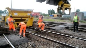 Atlas 1604 Замена шпал с очисткой щебня