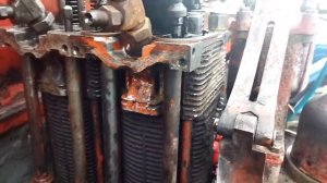 Ставлю гільзу і головку на двигун Д-21. Як правильно ставити резинки і трубки.
