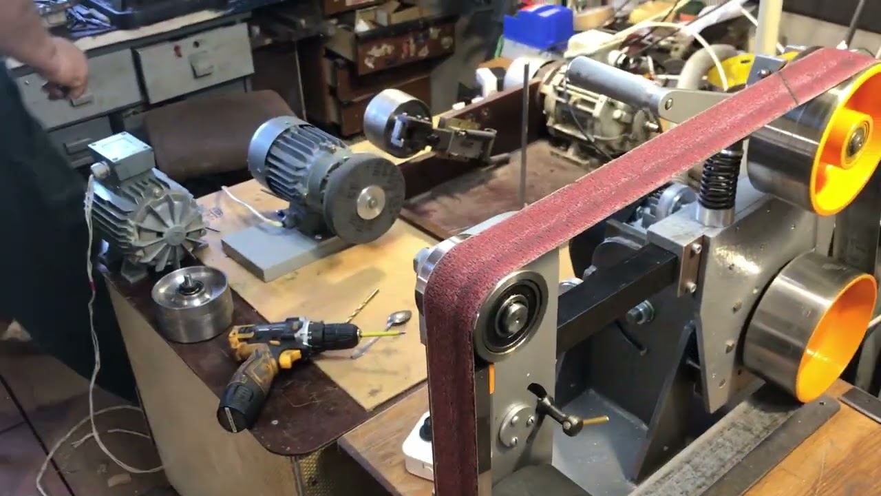 Гриндер с обрезиненными роликами. Как править ролики и шкивы. смотреть онлайн