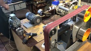 Гриндер с обрезиненными роликами. Как править ролики и шкивы.