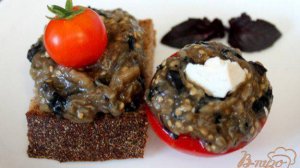Икра из печеных баклажан с чесноком и базиликом