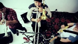 Zdob şi Zdub - Moldovenii s-au născut {official video}