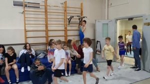 Соревнования по прыжкам на батуте!