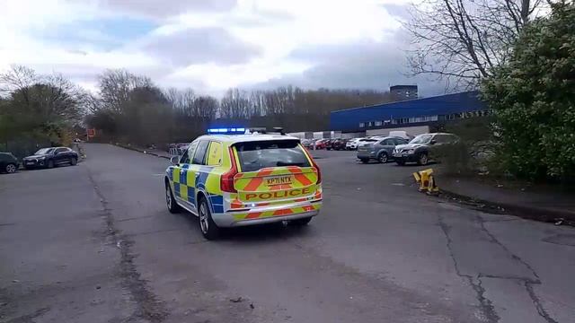 Marked Volvo XC90 RPU (71) (2021) Seen Responding out of the openshaw complex смотреть онлайн