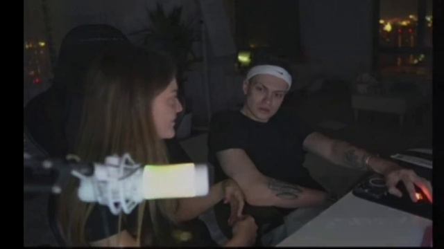 ДИЛАРА УЖЕ ПОДКАТЫВАЕТ К БУСТЕРУ смотреть онлайн