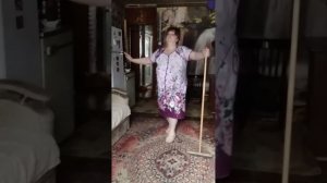 Уборка ковров под музыку