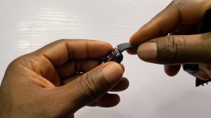 How to Change Galaxy Fit 3 Straps