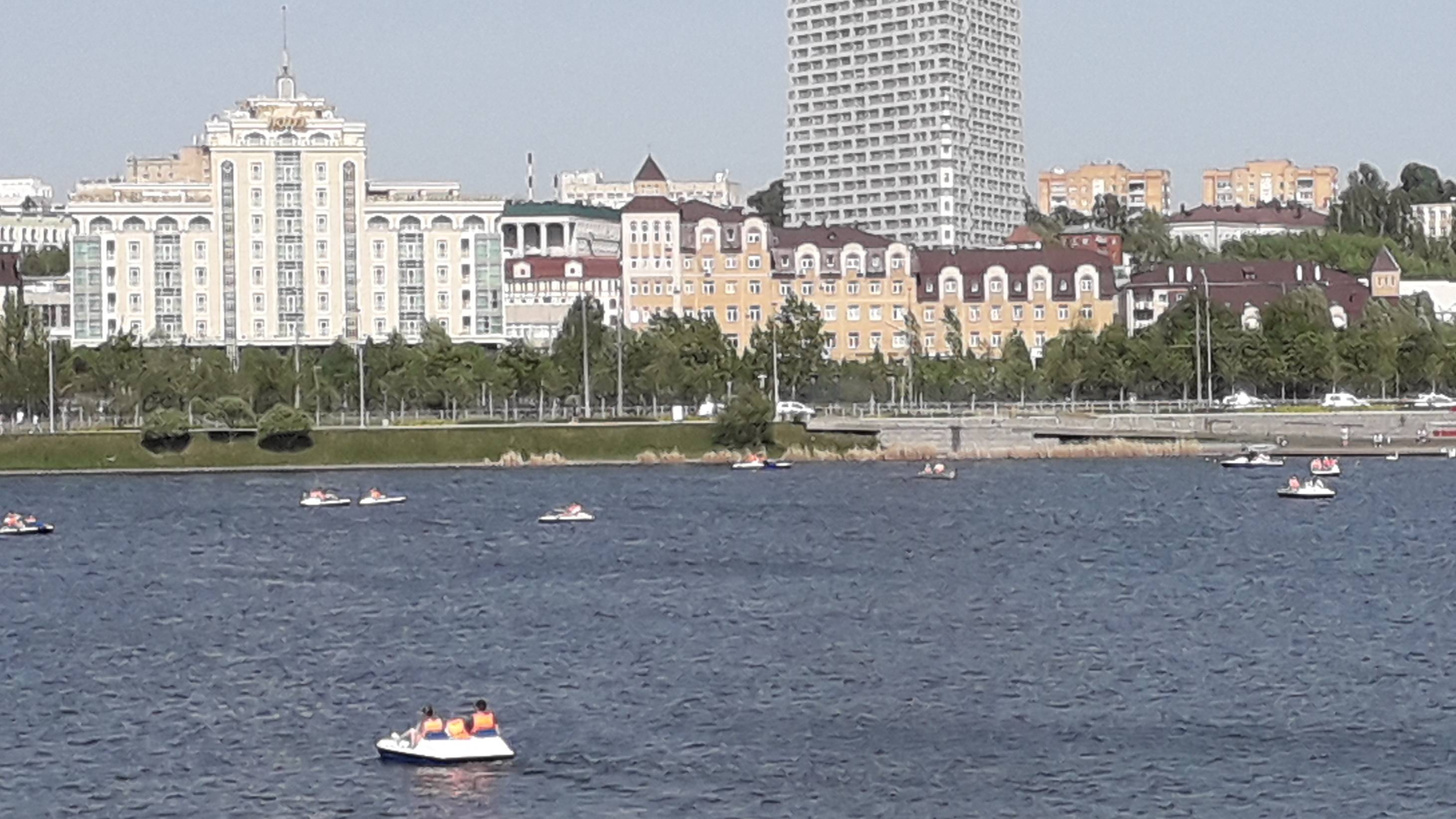 Прекрасная Казань, куда пойти, что посмотреть, где поесть. Пешеходная улица Баумана. Бутики Радости