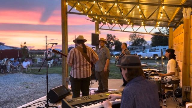 The Page Brothers Band - Jam/Magnolia (JJ Cale) смотреть онлайн