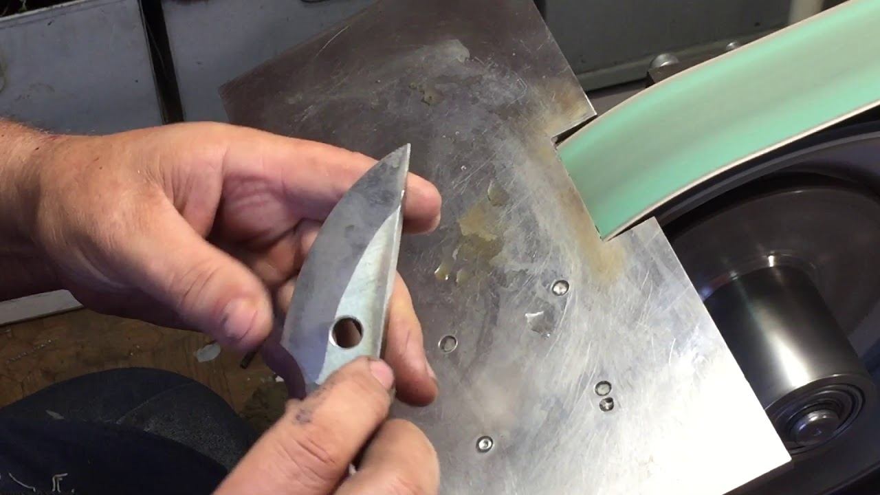 Гриндер. Новый стол смотреть онлайн