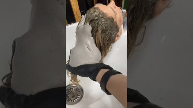 Из желтого в серый цвет волос #окрашиваниеволос #hair #волосы #пеннаябаня