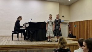 Колясникова Надежда, Кузнецова Кристина. 
Ю. Чичков, сл. М. Пляцковского "Нам мир завещано беречь"