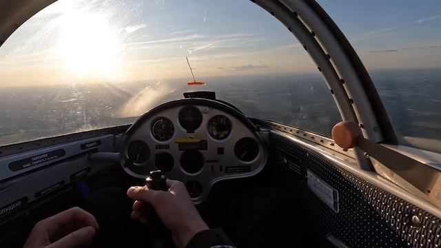 Самостоятельный полёт на штопор на планере по 11 упражнению КУЛП ПСБ. 4K смотреть онлайн