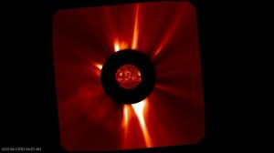 Извержение нитей на солнце. Ждем Полярные Сияния.