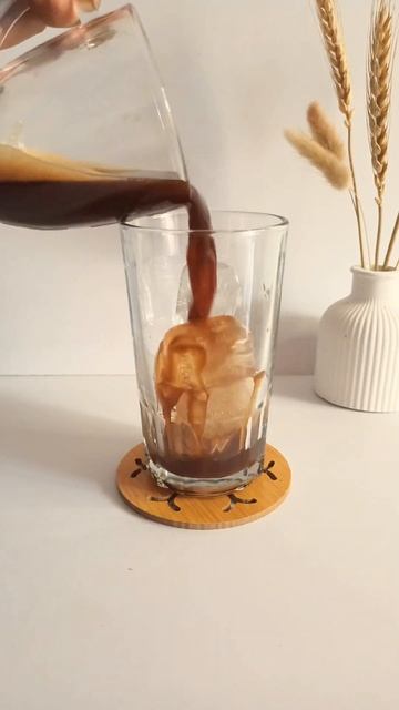 Iced coffee latte with chocolate cold foam✨ #coffeelatte #latte #chocolate #coldfoam #homecafe