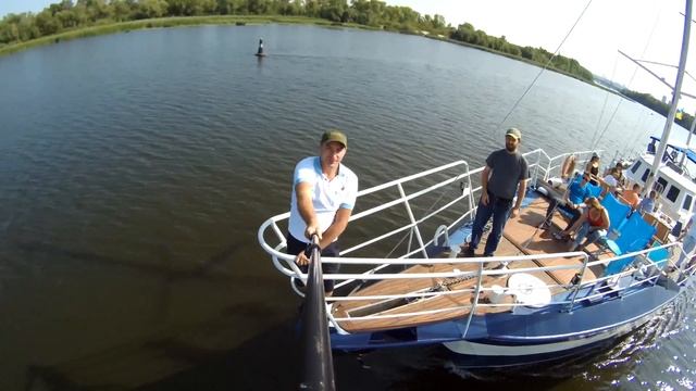 Отдых компании на яхте смотреть онлайн