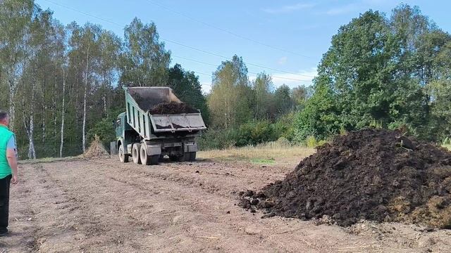 Привезли три машины УДОБРЕНИЯ для ТАБАКА. С трудом успеваем делать все ОСЕННИЕ РАБОТЫ.