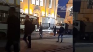 Трамвай застрял на Соборной площади