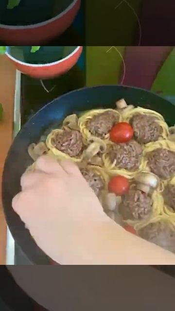 Мега лёгкий и быстрый обед 🥘 Паста в гнёздах с фрикадельками 🍝 смотреть онлайн