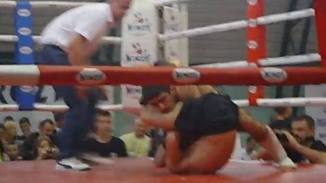 Walka MMA Finał Gevorg Vardanyan (niebieski kask) смотреть онлайн