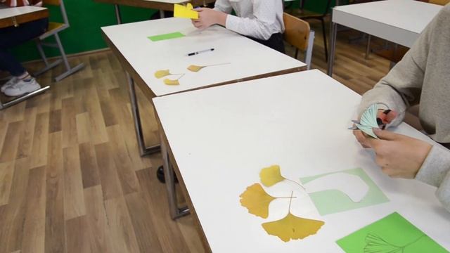 Яків Гніздовський Під деревом гінкго смотреть онлайн