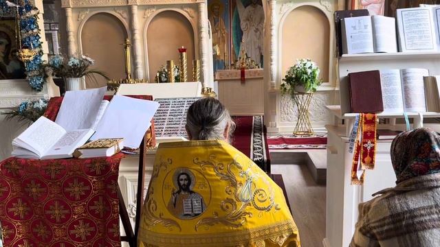 молебен с акафистом преподобному Серафиму Саровскому в храме смотреть онлайн