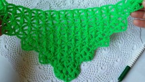 Шаль крючком оригинальным узором ПАУЧКИ. Crochet schawl. Мастер-класс.