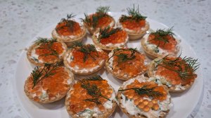 Лучшая закуска на вашем столе. Тарталетки с креветками и творожным сыром.
