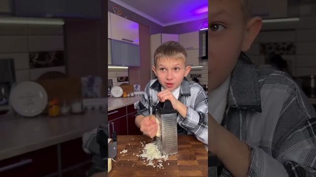🥯 Синнабоны с пепперони и сыром
#выпечка #завтраки #закуски