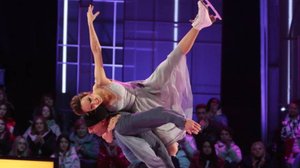 «Чемпионы никогда не сдаются!»: чувственный танец Навки и Костомарова заставил зрителей рыдать