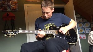 Give in to me solo....Michael Jackson.....Baloo 05 plays