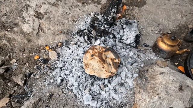 "Delicious food and deep connections: the experience of a nomadic family" смотреть онлайн