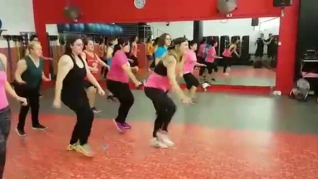 "Despacito"- Luis Fonsi ft. Daddy Yankee .Zumba Fitness con Marina (live class)