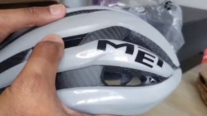 Simple Unboxing of Met Trenta 3k Carbon