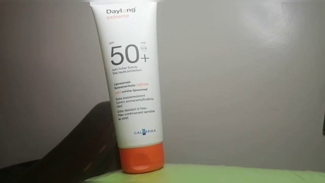 3 من بين احسن كريمات للوجه في 2020.واحد منهم كافي باش تحمي البشرة ديالك  HELIOCARE DAYLONG PHOTODER