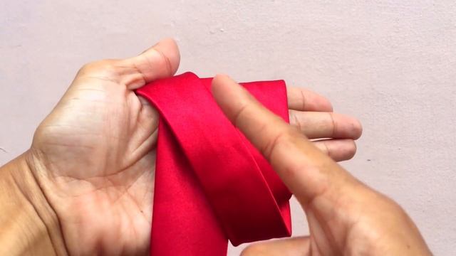 How to Tie a Tie For School With Hand смотреть онлайн