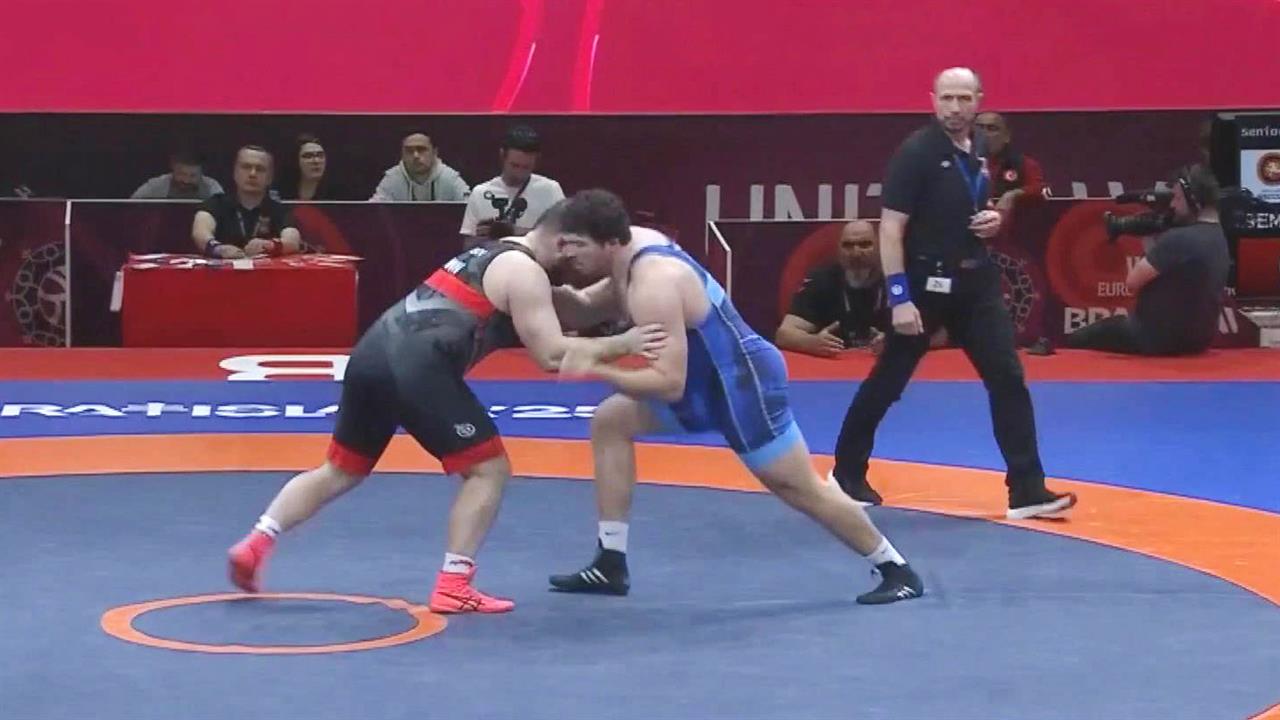 Еще два золота завоевали российские спортсмены на Чемпионате Европы по борьбе