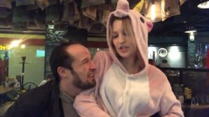 NyashaKudryasha пьяный мужик напал на стримера