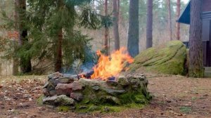 📺 Разведение костра у хижины 🔥 Добавление дров - БЕЗ ЗАЦИКЛИВАНИЯ - Аутентичные звуки