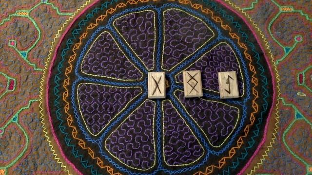 Какие перемены вас ждут этой весной? #ланатайгес #рунолог #гаданиеонлайн смотреть онлайн