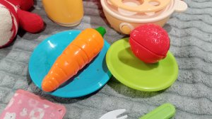 играем в детские продукты на липучках, посудка для детей, детские игры для малышей
