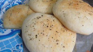 Лаваш с черным перцем на кислом молоке