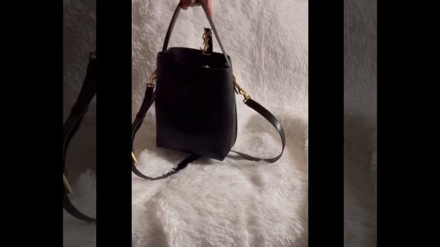 YSL Le 37 bucket bag - Quick Review, What Fits, Mod Shots смотреть онлайн