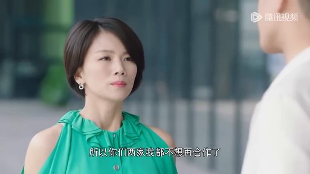 Movie！舞台上任人嘲笑的灰姑娘真實身份竟是全球首富的女兒，一聲“爸爸”驚呆眾人！#你和我的倾城时光 #最新電影 #大陸電影 #職場電影