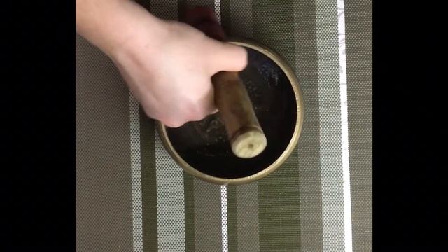 Тибетская поющая чаша для структурирования воды